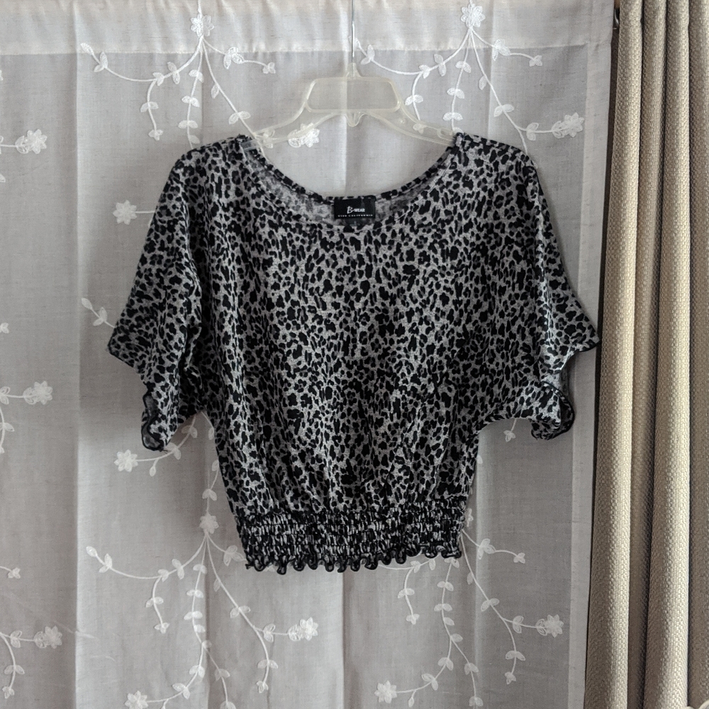 Vintage y2k Leopard print kimono top